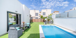 Resale - Villa - Torrevieja - Torrevieja Centro