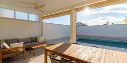 Resale - Villa - Torrevieja