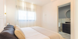 Resale - Villa - Torrevieja