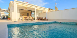 Resale - Villa - Torrevieja
