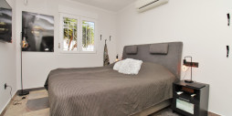 Resale - Villa - Villamartín - Las Violetas