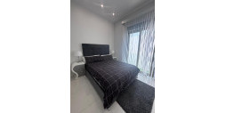 Resale - Villa - Villamartín - PAU 8
