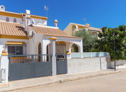 Semi Detached Villa - Återförsäljning - La Zenia - 46968