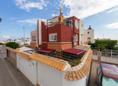 Semi Detached Villa - Resale - Los Altos - Los Altos