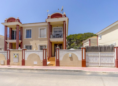 Terraced house - Återförsäljning - Orihuela Costa - Campoamor