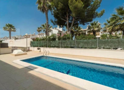 Terraced house - Återförsäljning - Orihuela Costa - Villamartin