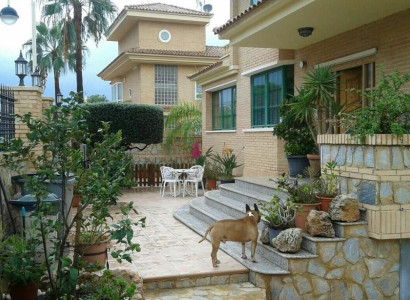 Villa - Återförsäljning - Benidorm - Benidorm Centro
