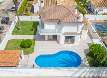 Villa - Återförsäljning - Cabo Roig - Cabo Roig