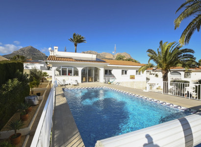 Villa - Återförsäljning - La Nucía - La Nucia Centro