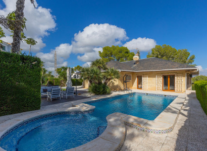 Villa - Återförsäljning - Orihuela Costa - 13868