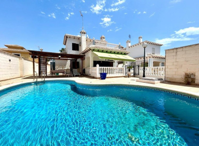 Villa - Återförsäljning - Orihuela Costa - 45646