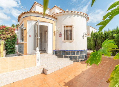 Villa - Återförsäljning - Orihuela Costa - 66486