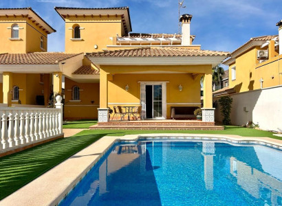 Villa - Återförsäljning - Orihuela Costa - Cabo Roig