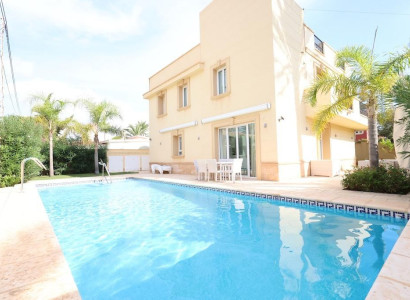 Villa - Återförsäljning - Orihuela Costa - Cabo Roig