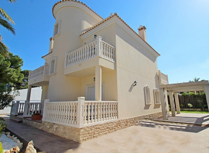 Villa - Återförsäljning - Orihuela Costa - Cabo Roig