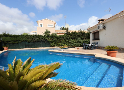 Villa - Återförsäljning - Orihuela Costa - Campoamor