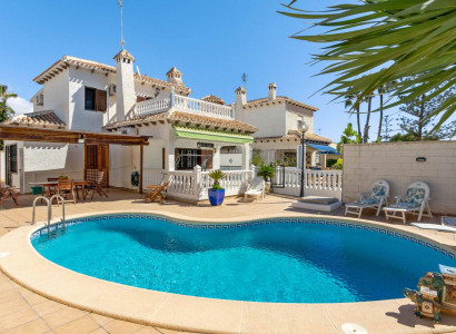 Villa - Återförsäljning - Orihuela Costa - La Zenia