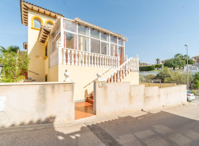 Villa - Återförsäljning - Orihuela Costa - La Zenia