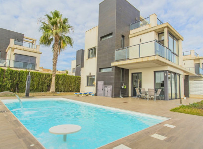Villa - Återförsäljning - Orihuela Costa - Lomas de Cabo Roig