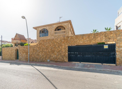 Villa - Återförsäljning - Orihuela Costa - Los Balcones