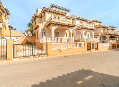 Villa - Återförsäljning - Orihuela Costa - Los Dolses