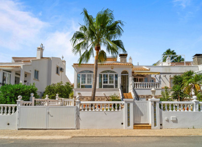 Villa - Återförsäljning - Orihuela Costa - Los Dolses