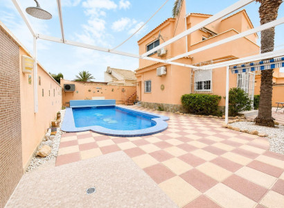 Villa - Återförsäljning - Orihuela Costa - Mil Palmeras