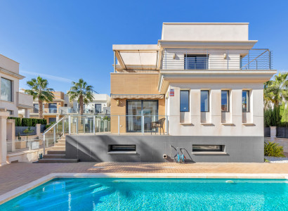 Villa - Återförsäljning - Orihuela Costa - Orihuela Costa