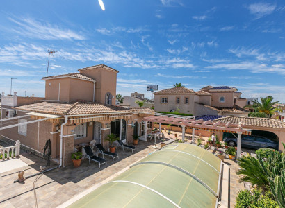 Villa - Återförsäljning - Orihuela Costa - Orihuela Costa