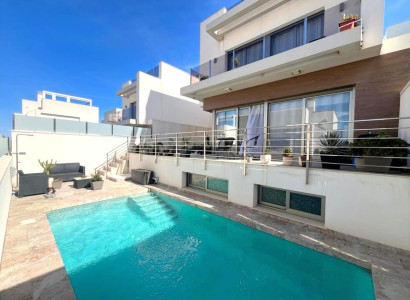 Villa - Återförsäljning - Orihuela Costa - Orihuela Costa