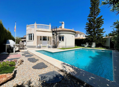 Villa - Återförsäljning - Orihuela Costa - Playa Flamenca