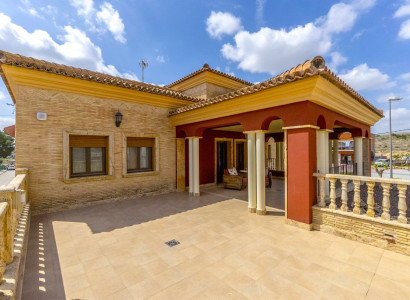 Villa - Återförsäljning - Orihuela - Orihuela