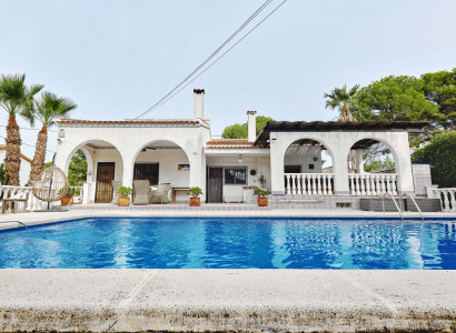 Villa - Återförsäljning - Pinar de Campoverde - Pinar de Campoverde