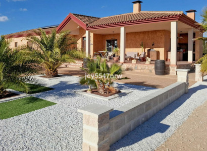 Villa - Återförsäljning - Pinoso - Pinoso Centro