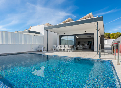 Villa - Återförsäljning - San Miguel de Salinas - Inland