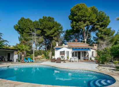 Villa - Återförsäljning - Teulada - Moraira