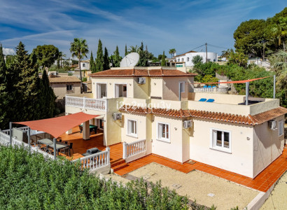 Villa - Återförsäljning - Teulada - Moraira