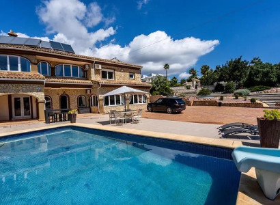 Villa - Återförsäljning - Teulada - Moraira