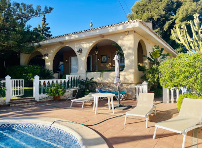 Villa - Återförsäljning - Torrevieja - 2024V04