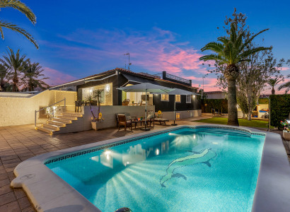 Villa - Återförsäljning - Torrevieja - 90674