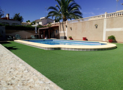 Villa - Återförsäljning - Torrevieja - Eliseos playa