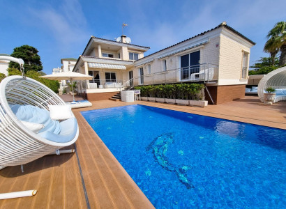 Villa - Återförsäljning - Torrevieja - La Mata