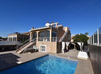 Villa - Återförsäljning - Torrevieja - Los altos