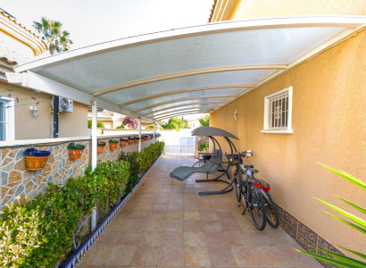 Villa - Återförsäljning - Torrevieja - Los Balcones - Los Altos del Edén