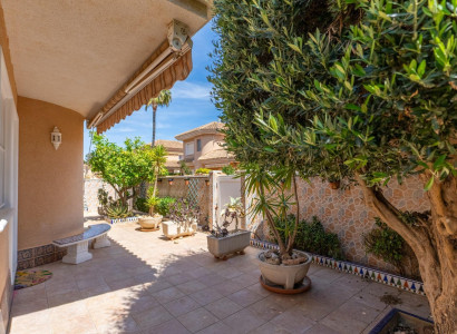 Villa - Återförsäljning - Torrevieja - Los Balcones - Los Altos del Edén