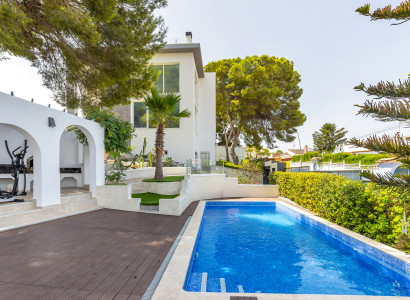Villa - Återförsäljning - Torrevieja - Los Balcones