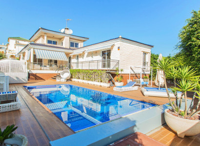 Villa - Återförsäljning - Torrevieja - Torre la mata