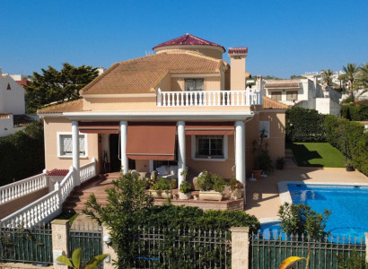 Villa - Återförsäljning - Torrevieja - Torrelamata - La Mata