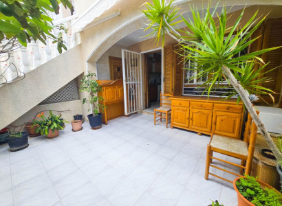 Villa - Återförsäljning - Torrevieja - Torrevieja Centro