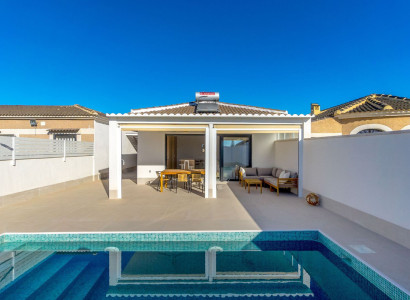 Villa - Återförsäljning - Torrevieja - Torrevieja Centro